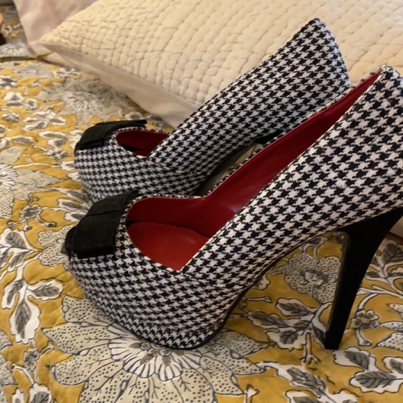 Pin up couture Bella peep toe houndstooth new without box - Picture 4 of 7